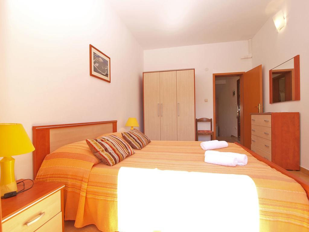 Apartments Lidija 1305 Pula Exterior photo