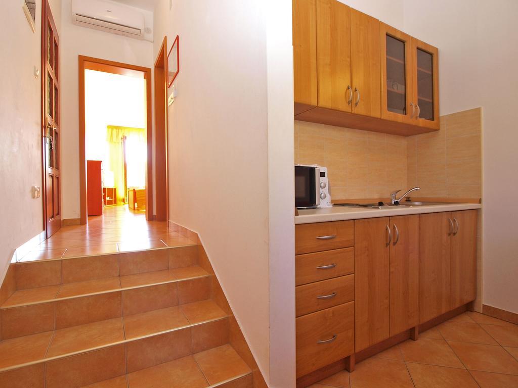 Apartments Lidija 1305 Pula Exterior photo